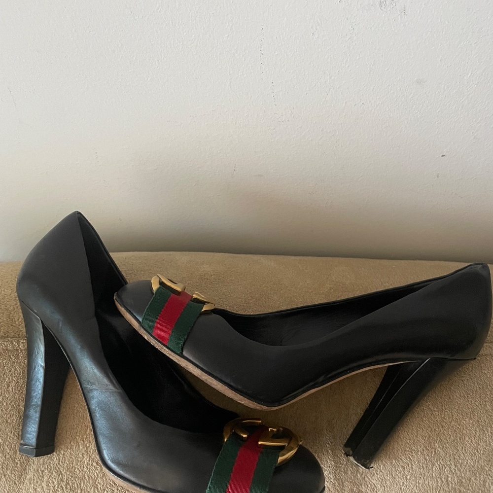 Authentic Gucci Black Leather women’s Shoes, size 37 1/2 . - Picture 7 of 8